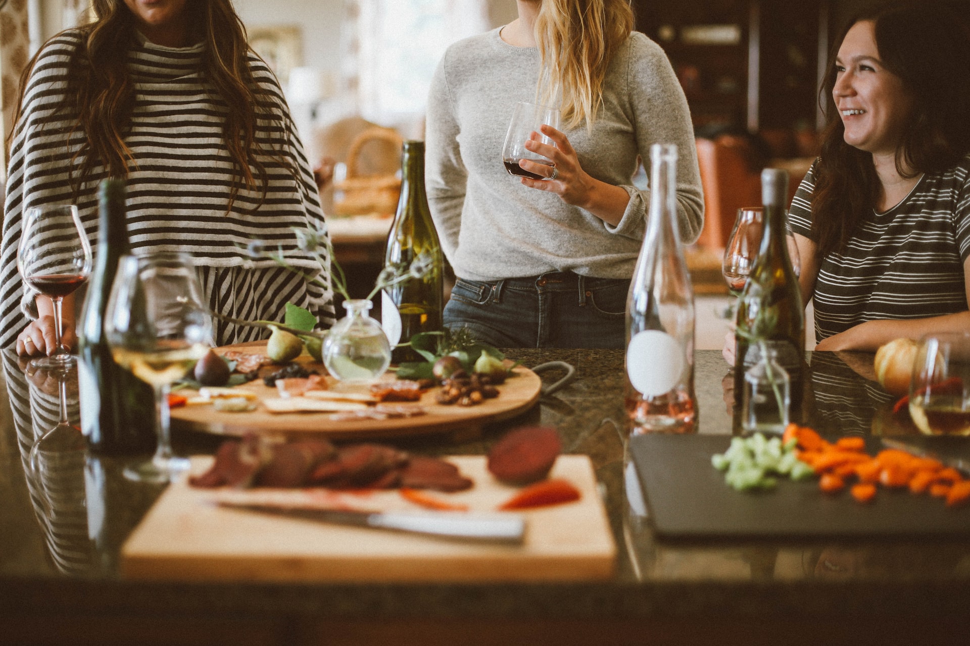 Social Dining i en lille lejlighed med privat lejet kok – hvad er de bedste råd ?