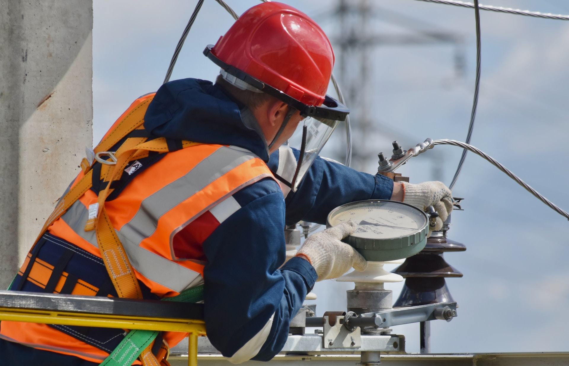 Hvorfor er autoriseret el-arbejde afgørende for din sikkerhed?